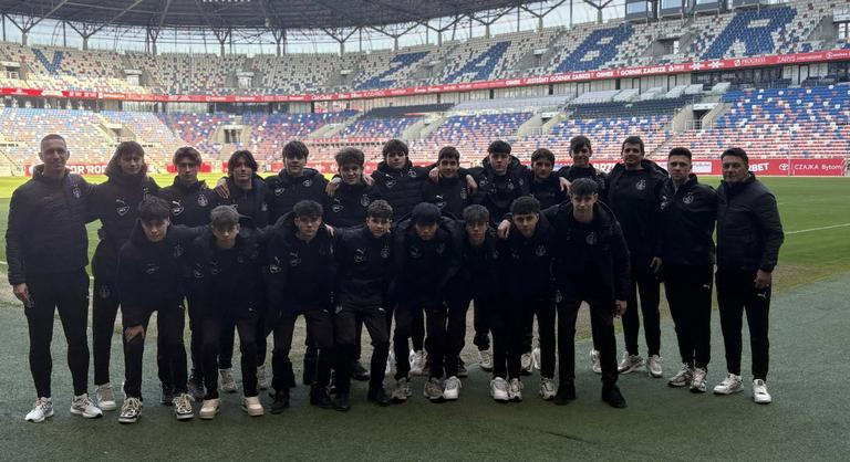 Ilyet sem látni mindennap: az Újpest futballistái simán verték a Liverpoolt