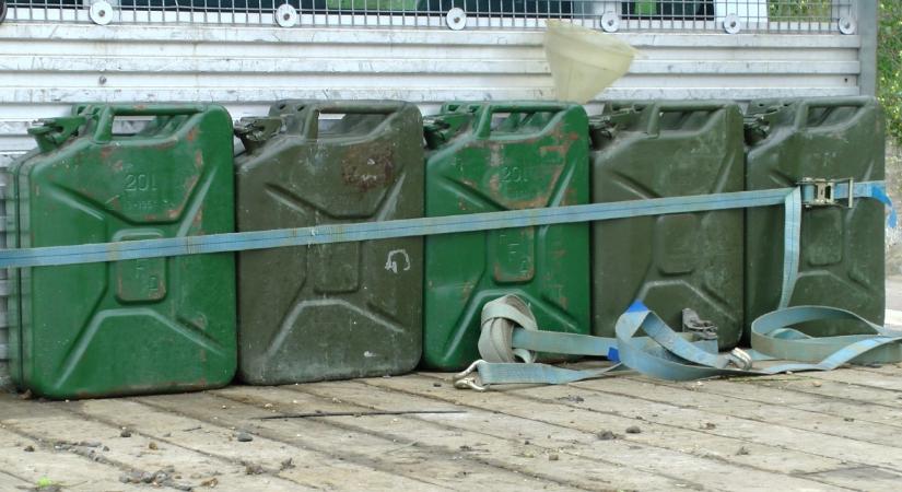 Nemcsak a benzinkutakat, a telephelyeket is kiemelten ellenőrzi a NAV