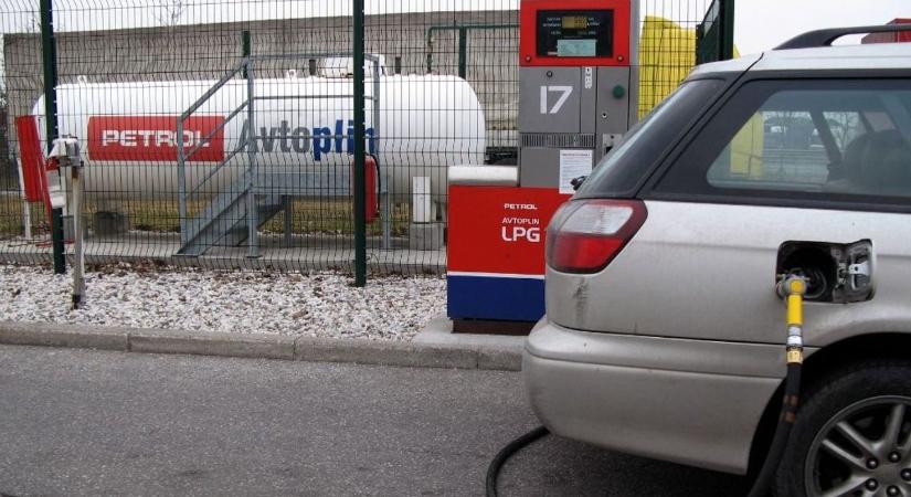 Ellepték a külföldi autósok a szomszédunkat, el is fogyott a dízel a kutakon