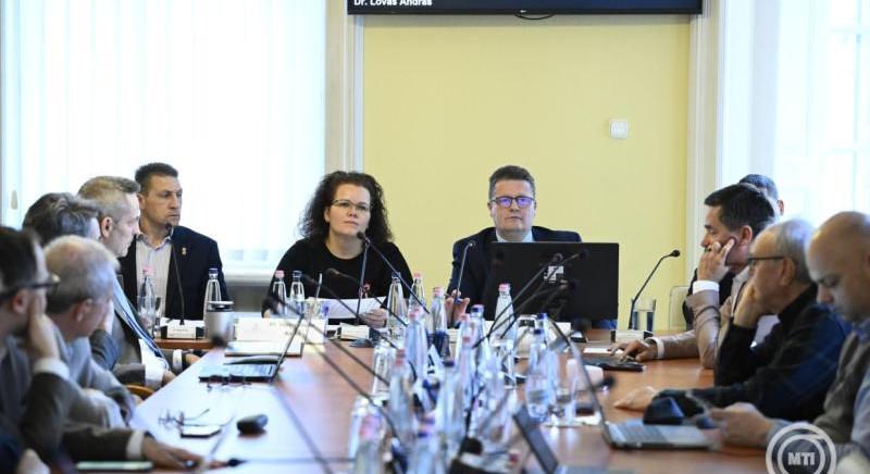 Választás: így fog kinézni a szavazólap