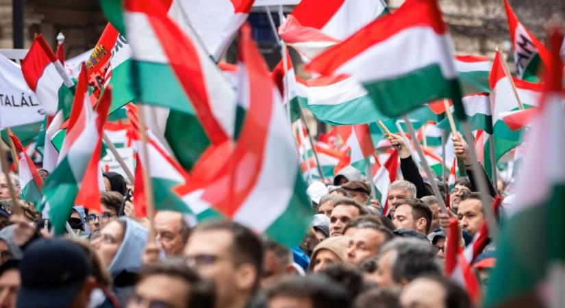 A méret a lényeg? A tömeg és az üzenet is számít akét tömegrendezvényen