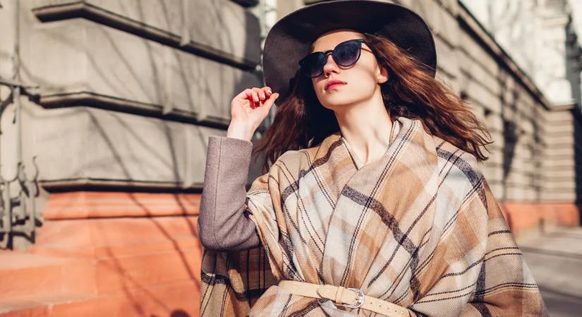 A poncsó idén tavasszal is tarol: így viselik most a stílusos nők