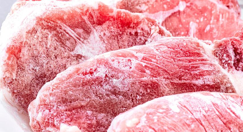 Séftrükk: fagyott hús villámgyors kiolvasztása