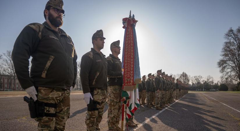 Megemlékezés és előléptetések az ünnepi ezredsorakozón