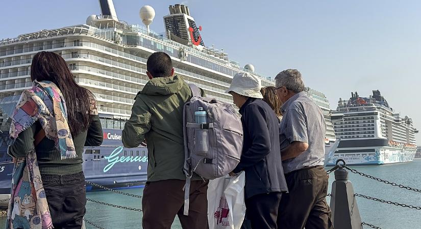 Sorra mondják le az európai álomnyaralásokat, a luxushajók a Perzsa-öbölben rekedtek