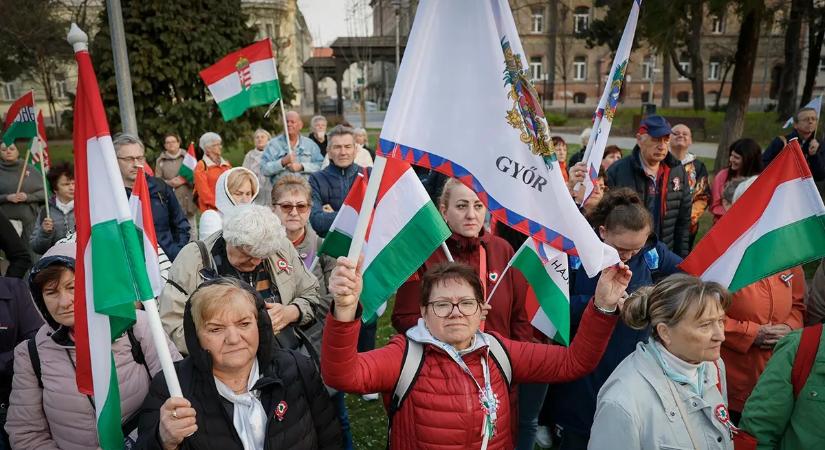 Elképesztő tömeg érkezett vidékről a legnagyobb Békemenetre