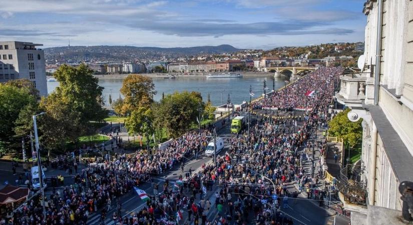Most van arra szükség, hogy több százezren kivonuljunk az utcára (videó)