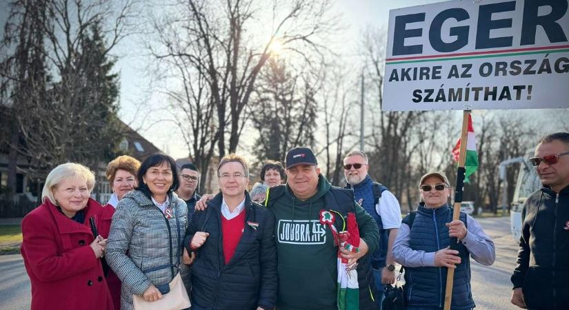 „Amikor a magyar szív megdobban…” – Hevesből is ezrek tartanak a Békemenetre