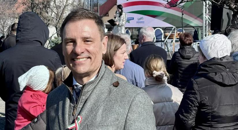 Család- és békepárti gyerekcsatát tartottak Dunakeszin március 15. alkalmából