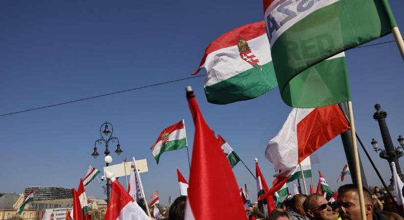 Harkány, Gyula, Miskolc - rengetegen érkeztek vidékről is a Békemenetre