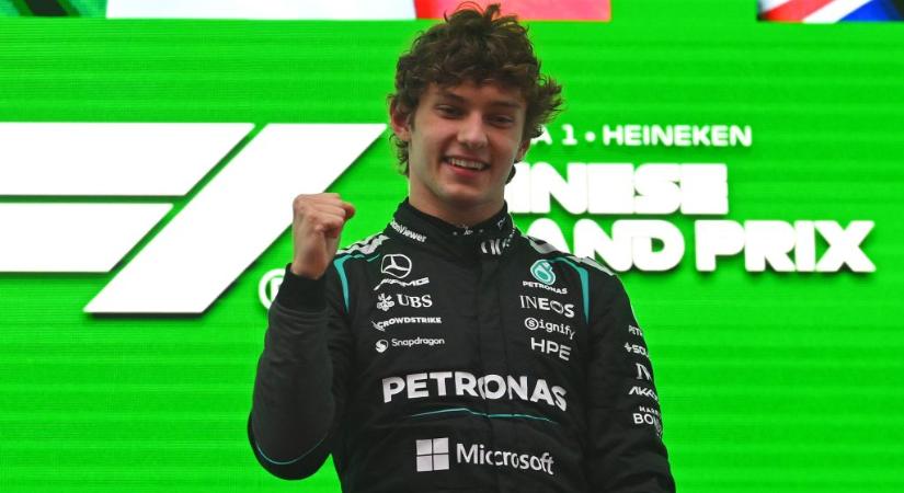 Kimi Antonelli élete első futamgyőzelmét ünnepelte Kínában