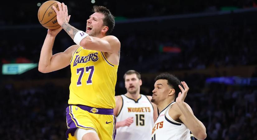 Doncic és Jokic is villogott, de előbbi döntötte el: a Lakers hosszabbításban húzta be a Nuggets elleni rangadót – videók