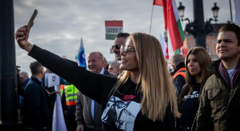 Szabó Zsófi már attól is mosolyra fakad, ha beszélnie kell a Békemenetről