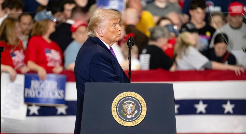 Donald Trump: visszatér az orosz olajra kivetett szankció