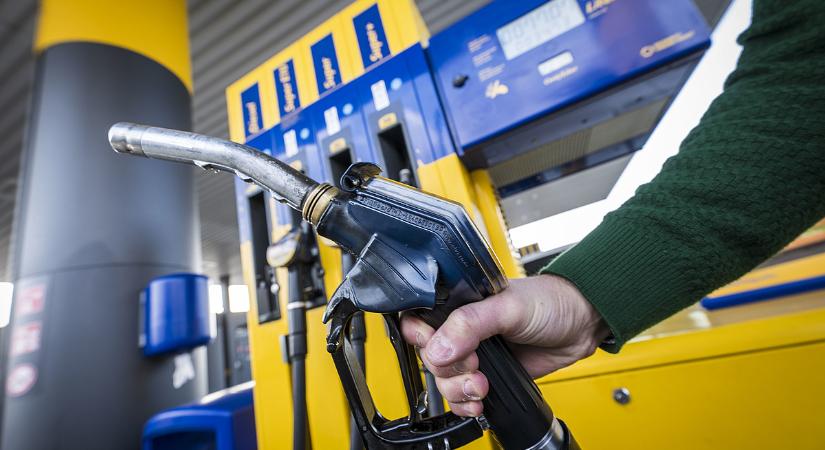 Olajársokk: beindult a benzinturizmus, keletre tartanak az autósok