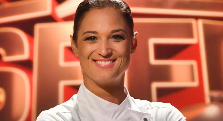 Ilyen ruhában sem láttuk még a Séfek séfe ítészét, Tischler Petrát, estélyijéről beszél mindenki