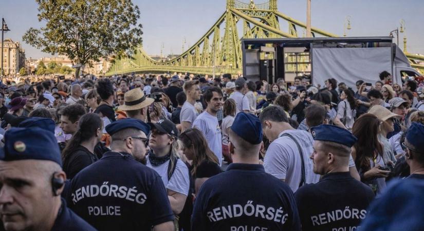 Balhé a fővárosban: egy pécsi nőt keresnek a rendőrök