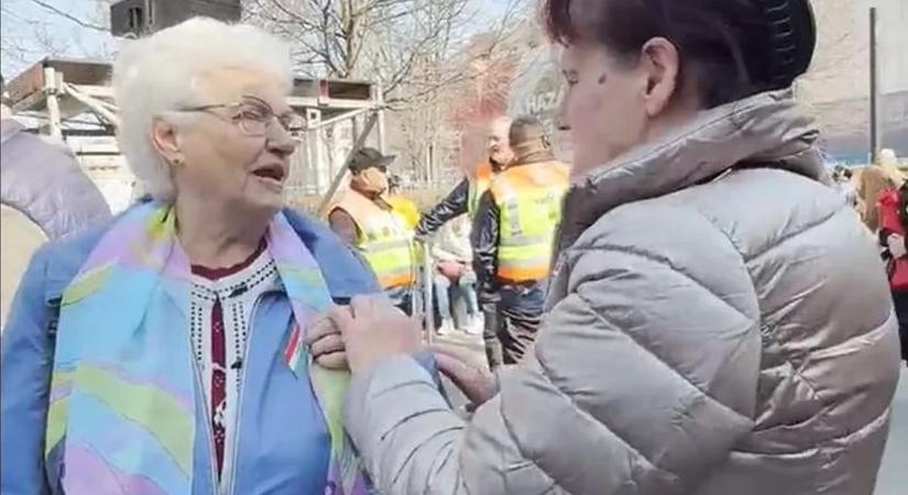 Orbán Viktor édesanyja a Békemeneten: Ki az az eszetlen, aki a háborút szereti?