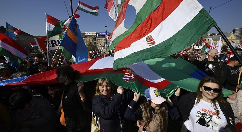 Csúszva indult a Békemenet, de új arcok is felbukkantak