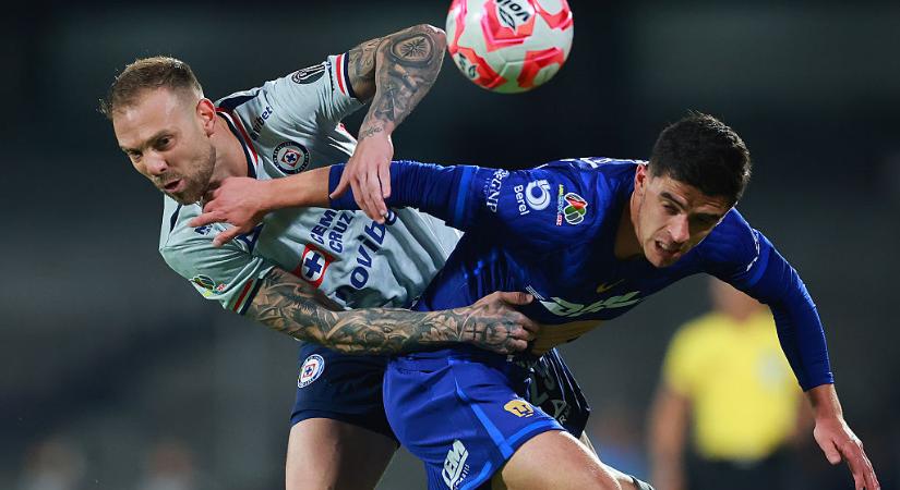 Liga MX: kétgólos hátrányból, tíz emberrel mentett pontot a Pumas a városi rangadón – videóval