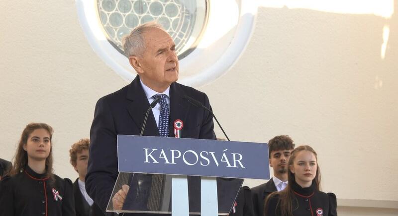 Szita: meghajlunk vagy megmaradunk