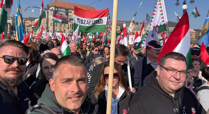 F. Kovács Sándor fotókon mutatta meg, mekkora a tömeg a Békemeneten