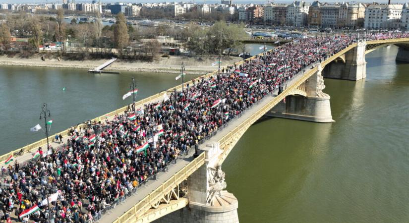 Rengeteg lengyel is érkezett a Békemenetre