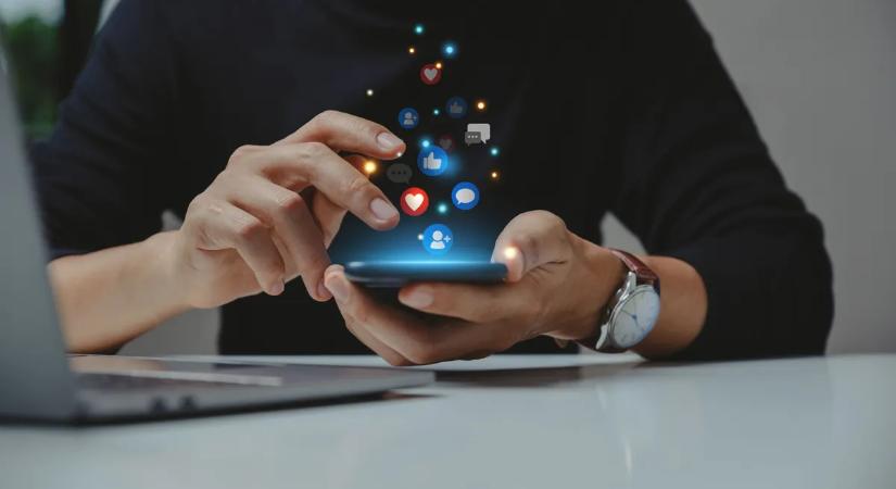 Magányos férfiakat vett célba egy csaló a Facebookon