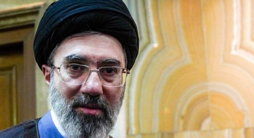 Pénzdíjat tűztek ki Modzstaba Hamenei kézre kerítése érdekében