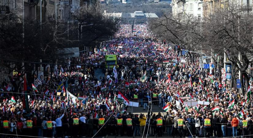 Sokan szoros eredményre számítanak az áprilisi választásokon