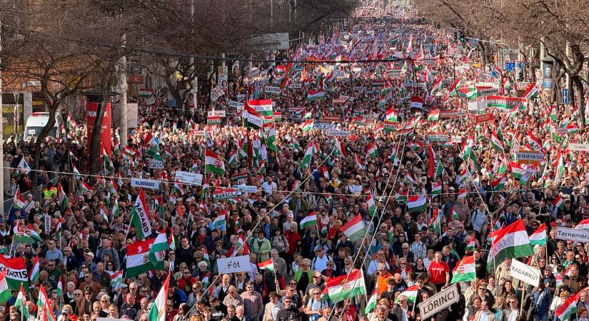 Végeláthatatlan tömeg gyűlt össze az idei Békemeneten (Képek!)