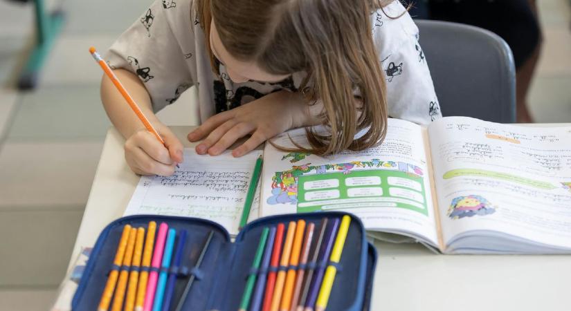 Általános iskolai beiratkozás: kell-e szólni az iskolának, ha a gyerek plusz egy évet marad az óvodában?
