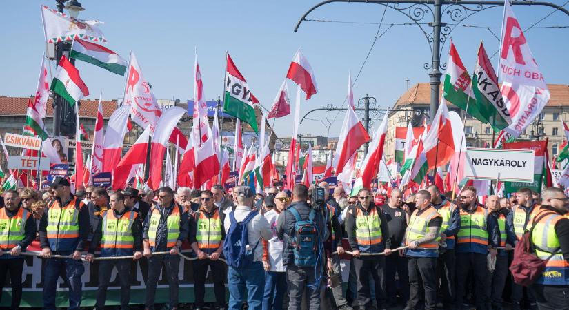 Példátlan módon vették el a képet a Békemenetről élő adásban, rendkívüli ami történt a közvetítés során