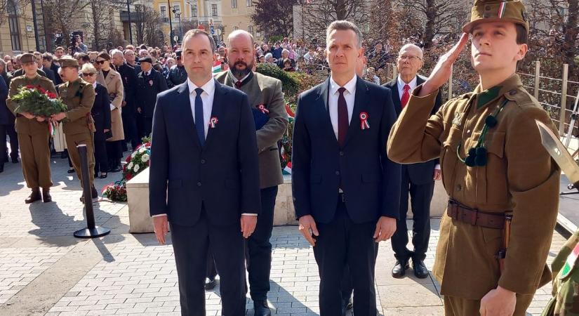 Verssel, tánncal és énekkel emlékeztek a forradalom és szabadságharc hőseire Sopronban - fotók