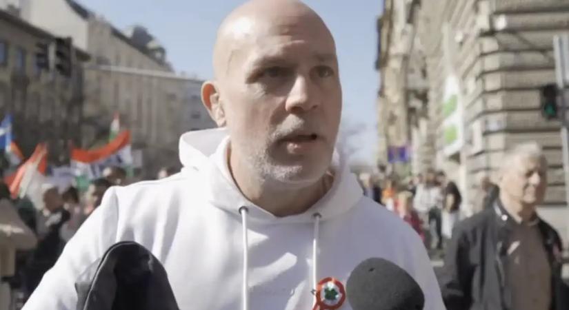 Dopeman Putyinnak ajánlotta fel szolgálatait a Békemeneten