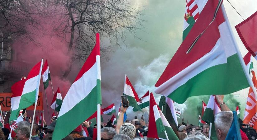 Közös képet posztolt Őri László és Hoppál Péter a Békemeneten