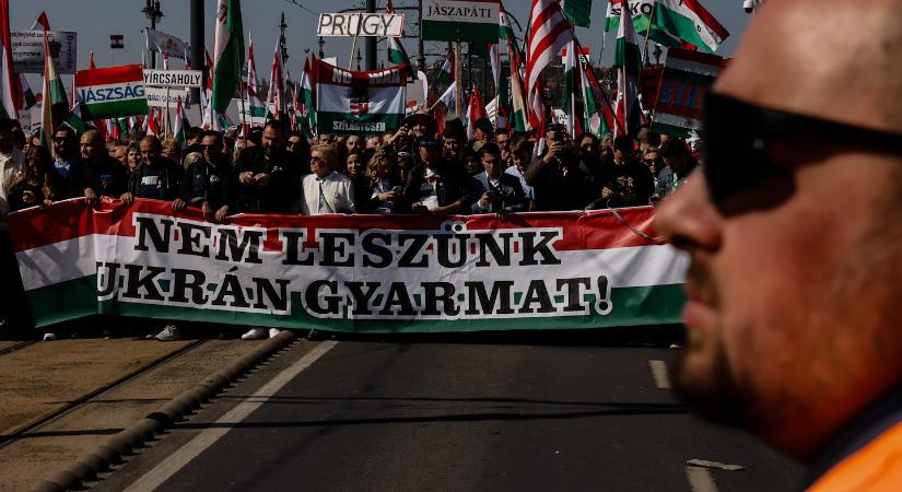 „Minden idők legnagyobb Békemenete” – Szijjártó Péter, Lázár János és Orbán Viktor is beszéded mond