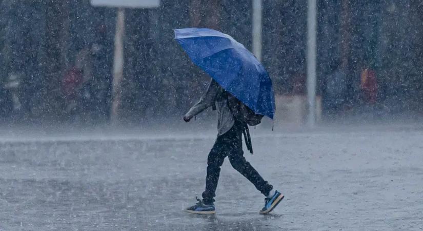 Hidegfronttal indul a hét: Kiderült, melyik vármegyékbe érkezik meg először az eső és a lehűlés hétfőn