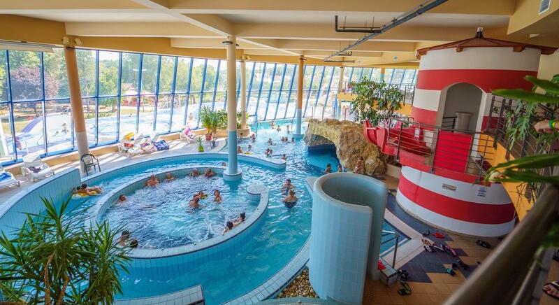 Bezárják a fedett élményfürdőt