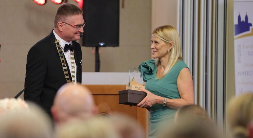 A Rotary bál idei üzenete: „az igazi érték nem az, amit összegyűjtünk, hanem amit továbbadunk” (galéria)