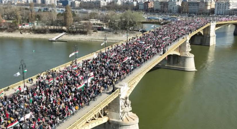 Megjöttek az első légifelvételek a Békemenetről