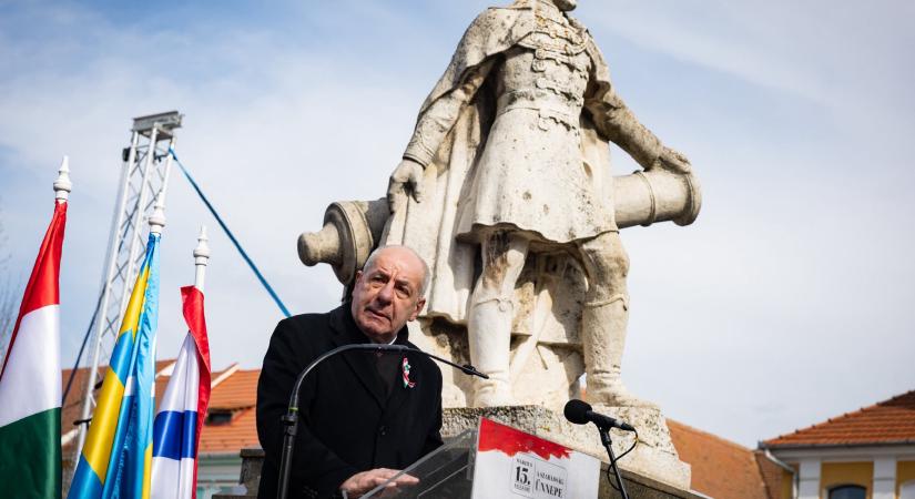 Sulyok Tamás az erdélyi, székely és csángó magyarok szavazati jogát hangsúlyozta Kézdivásárhelyen