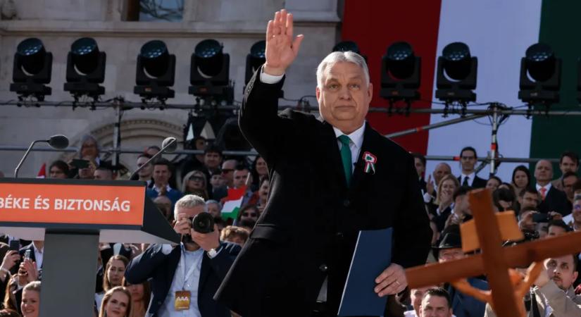 Orbán Viktor: Választanunk kell, ki alakítson kormányt, én vagy Zelenszkij