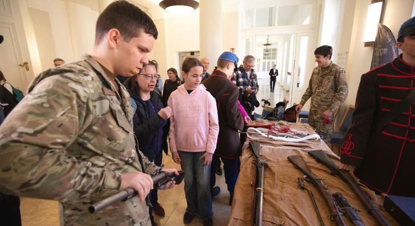 Családi nap március 15-én a debreceni városházán