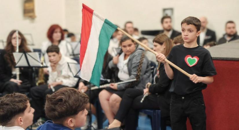 Rendhagyó módon emlékeztek meg március 15-ről a miskolci iskolában