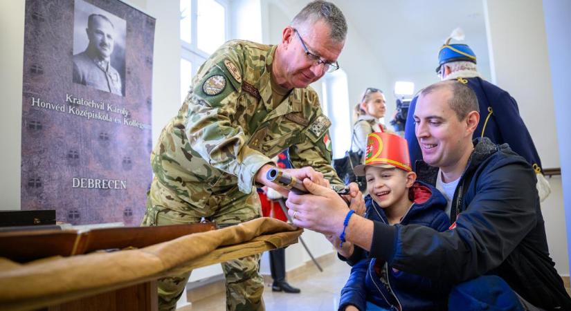Családi programok is várták a debrecenieket március 15-én – fotókkal, videóval