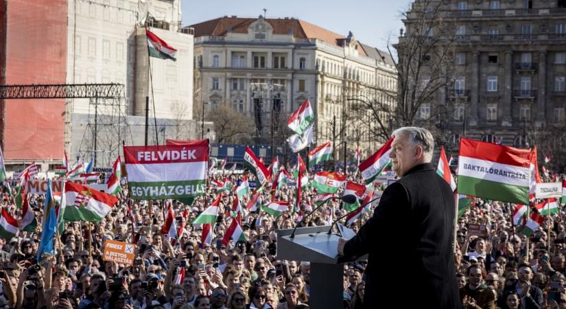 „Látod Zelenszkij, ez itt a magyarok ezeréves állama” – Orbán Viktor szerint az ország válaszút elé érkezett