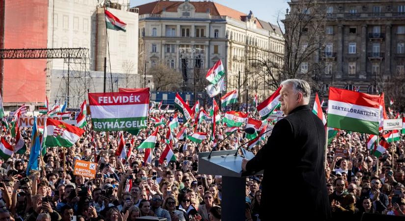 Orbán Viktor: Választani kell, ki alakítson kormányt, én vagy Zelenszkij