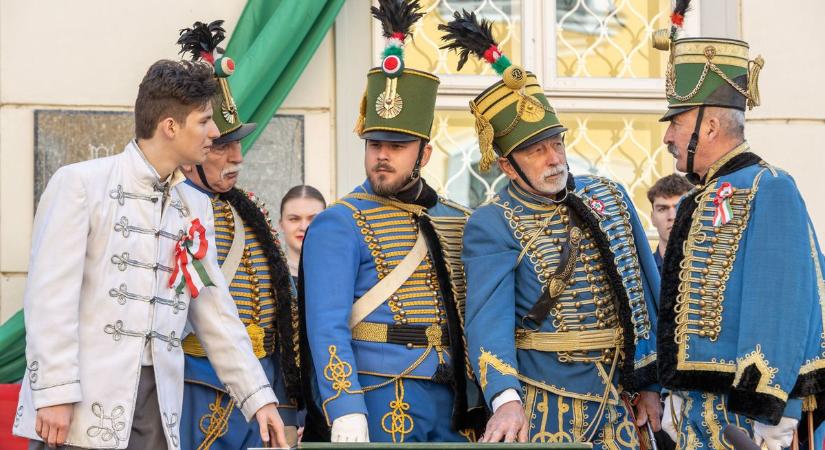 Rendhagyó emlékezés Székesfehérváron: „Nem engedünk a ’48-ból!” (galéria)