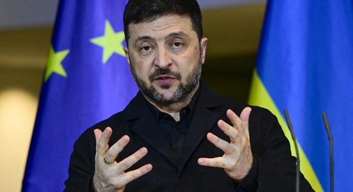 Zelenszkij: a képviselők választhatnak, vagy a Parlamentben dolgoznak, vagy mennek a frontra